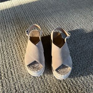 Marc Fisher Women's Beige Platform Sandals